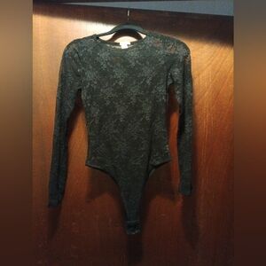 Bozzolo Woman's Sheer Lace Song Sleeve Bodysuit Size Small NWOT